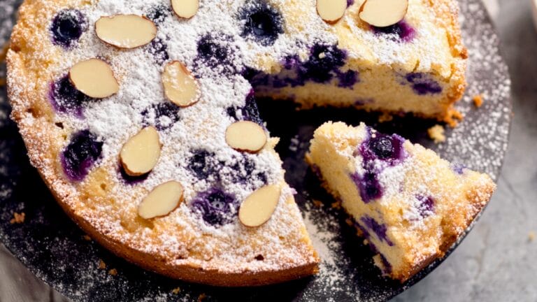Irresistible Blueberry Almond Cake 7 Irresistible Blueberry Almond Cake - Blueberry Almond Cake Easy Dessert midia