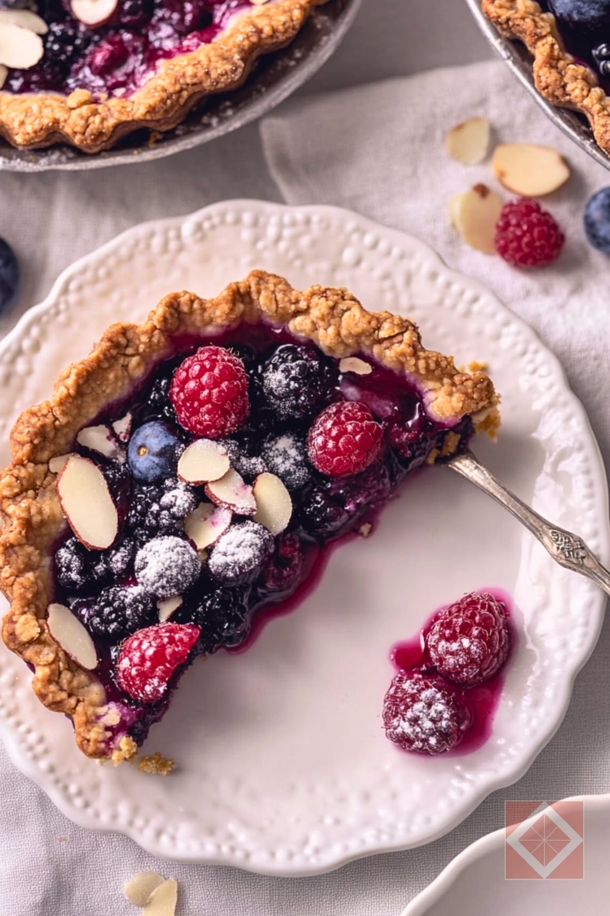 Mixed Berry Delight: Bumbleberry Tart Dessert Recipe 4 Mixed Berry Delight: Bumbleberry Tart Dessert Recipe - Bumbleberry Tart Dessert pin 2 midia