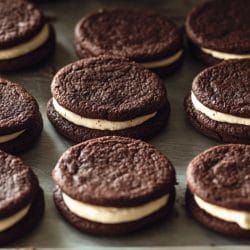 Chocolate Sandwich Cookies Recipe for Easy Homemade Dessert 5 Chocolate Sandwich Cookies Recipe for Easy Homemade Dessert - Chocolate Sandwich Cookies Dessert midia