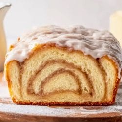 If Cinnamon Rolls & Sweet Bread Had a Baby, This Would Be It 5 If Cinnamon Rolls & Sweet Bread Had a Baby, This Would Be It - Cinnamon Roll Bread midia