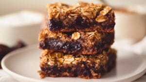 Chewy Chocolate, Date, & Oatmeal Bars 1 Chewy Chocolate, Date, & Oatmeal Bars - Dark Chocolate Date Oatmeal Bars midia