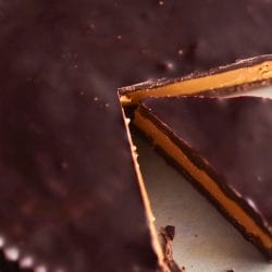 Giant Chocolate & Peanut Butter Cup 5 Giant Chocolate & Peanut Butter Cup - Giant Peanut Butter Cup Dessert midia