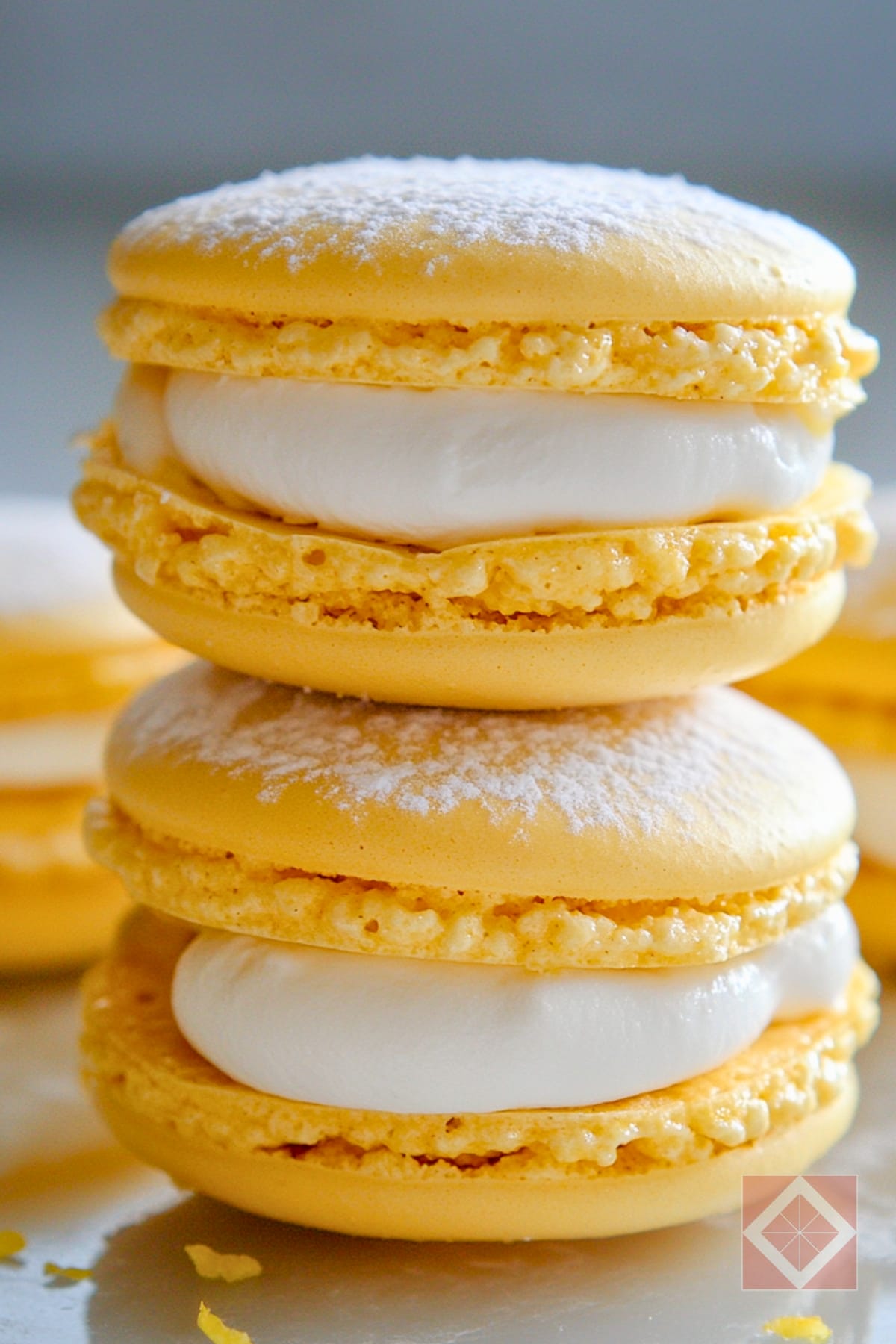 French-Inspired Lemon Meringue Pie Macarons 5 French-Inspired Lemon Meringue Pie Macarons - Lemon Meringue Pie Macarons pin 3 midia