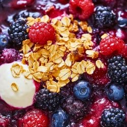 Simple Mixed Berry Skillet Crisp Dessert 6 Simple Mixed Berry Skillet Crisp Dessert - Mixed Berry Skillet Crisp Recipe Dessert midia