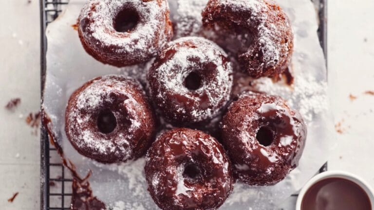 Old-Fashioned Chocolate Cake Donuts 10 Old-Fashioned Chocolate Cake Donuts - Old Fashioned Chocolate Cake Donuts Dessert midia