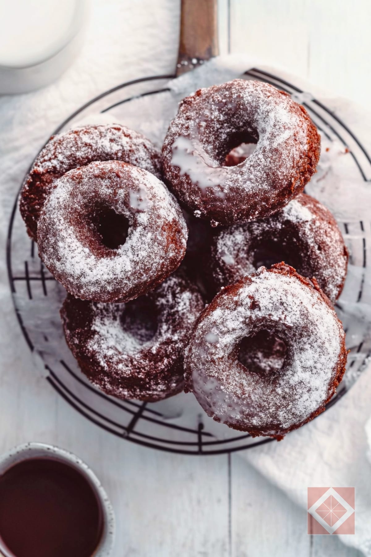 Old-Fashioned Chocolate Cake Donuts 4 Old-Fashioned Chocolate Cake Donuts - Old Fashioned Chocolate Cake Donuts Dessert pin 3 midia