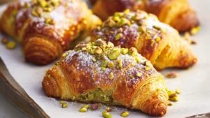 Rich & Nutty Pistachio Croissants – Dessert Recipe Delight 1 Rich & Nutty Pistachio Croissants – Dessert Recipe Delight - Pistachio Croissants Dessert midia