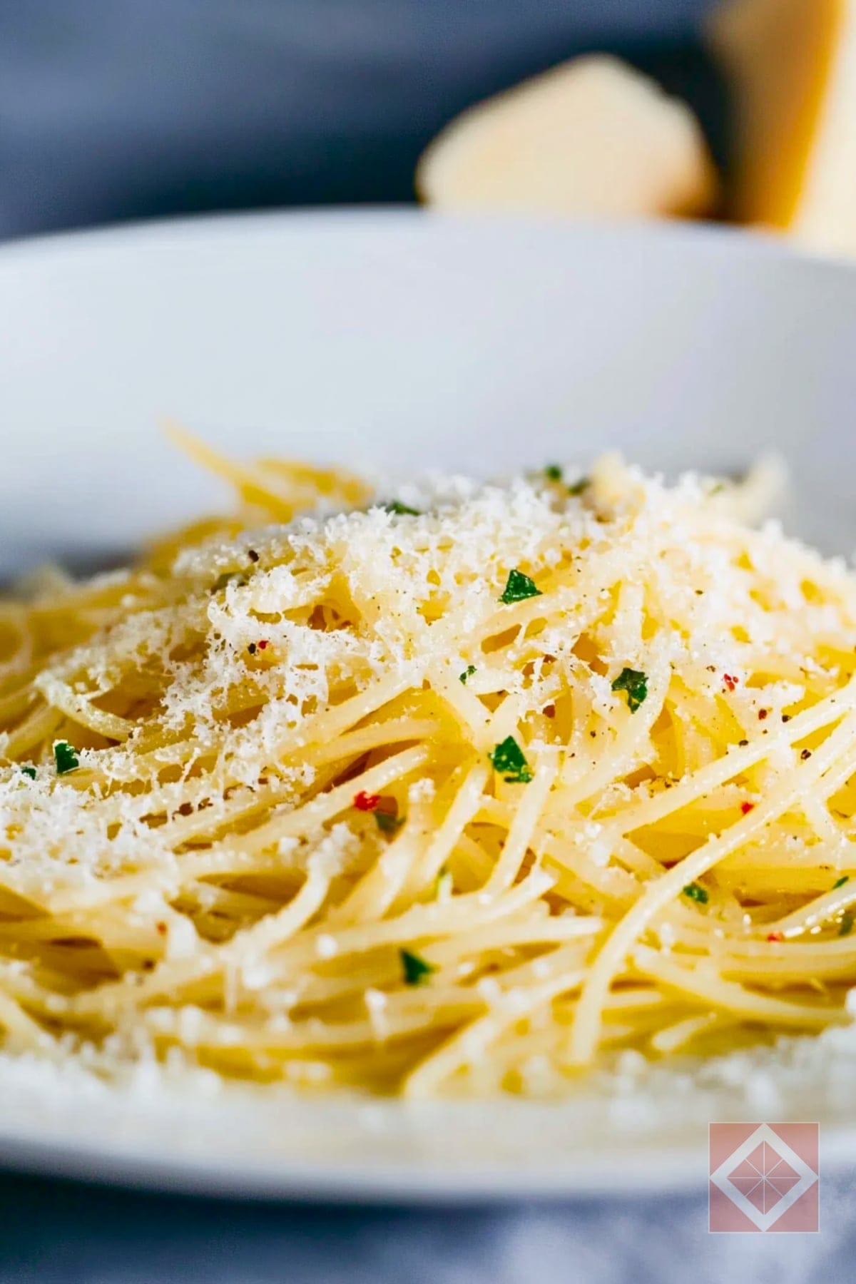 Spaghetti with Garlic: Perfect Recipe for Two 2 Spaghetti with Garlic: Perfect Recipe for Two - Spaghetti with Garlic Olive Oil for Two pin 1 midia