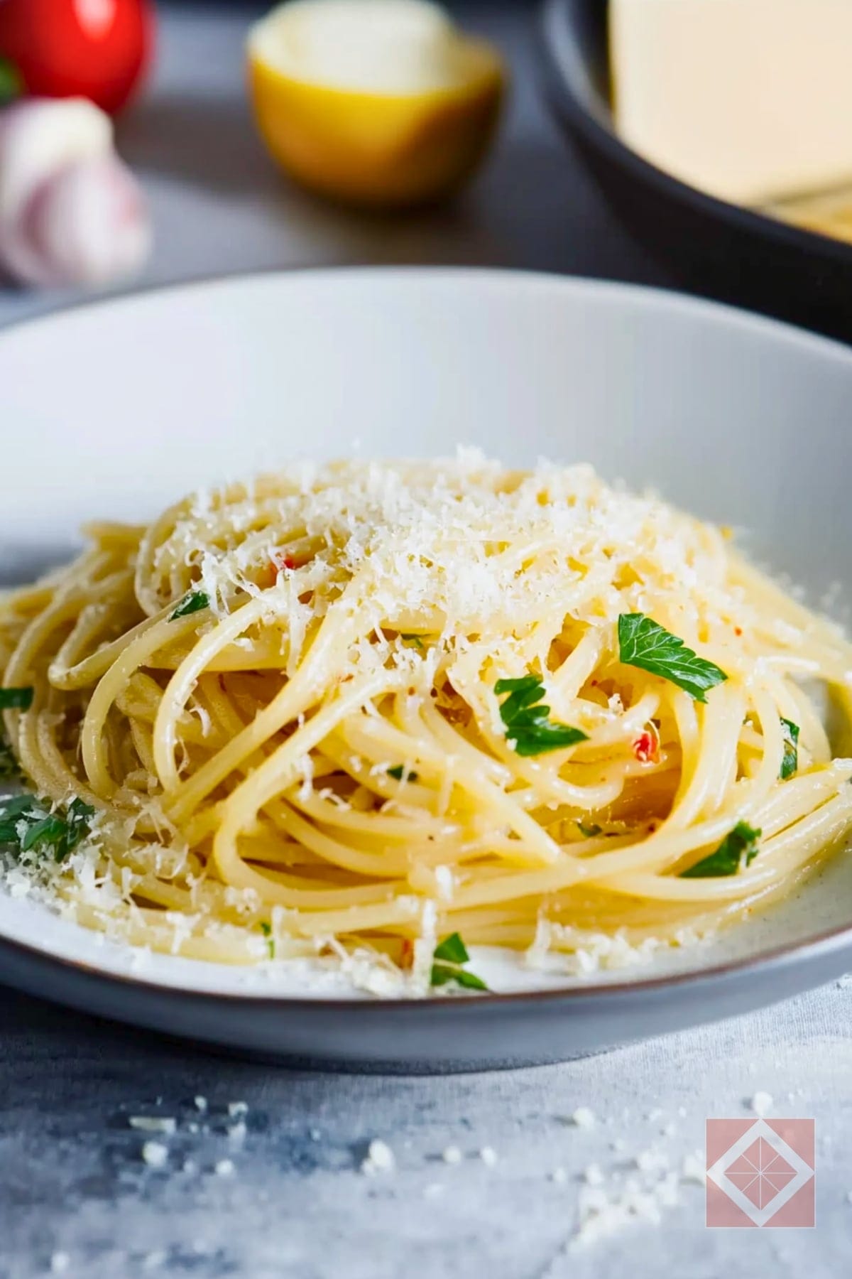 Spaghetti with Garlic: Perfect Recipe for Two 3 Spaghetti with Garlic: Perfect Recipe for Two - Spaghetti with Garlic Olive Oil for Two pin 2 midia