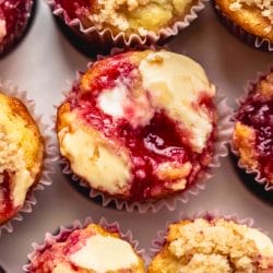 Strawberry Cheesecake Muffins - A Crowd-Pleasing Dessert Recipe 5 Strawberry Cheesecake Muffins - A Crowd-Pleasing Dessert Recipe - Strawberry Cheesecake Muffins Dessert midia