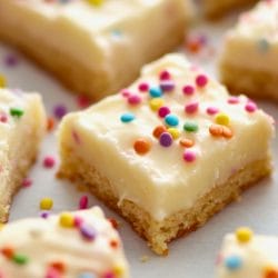 Sugar Cookie Bars: Your Go-To Dessert Recipe 7 Sugar Cookie Bars: Your Go-To Dessert Recipe - Sugar Cookie Bars midia