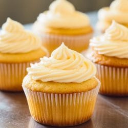Best Vanilla Cupcake Recipe for Two with Fluffy Perfection 4 Best Vanilla Cupcake Recipe for Two with Fluffy Perfection - Vanilla Cupcakes midia