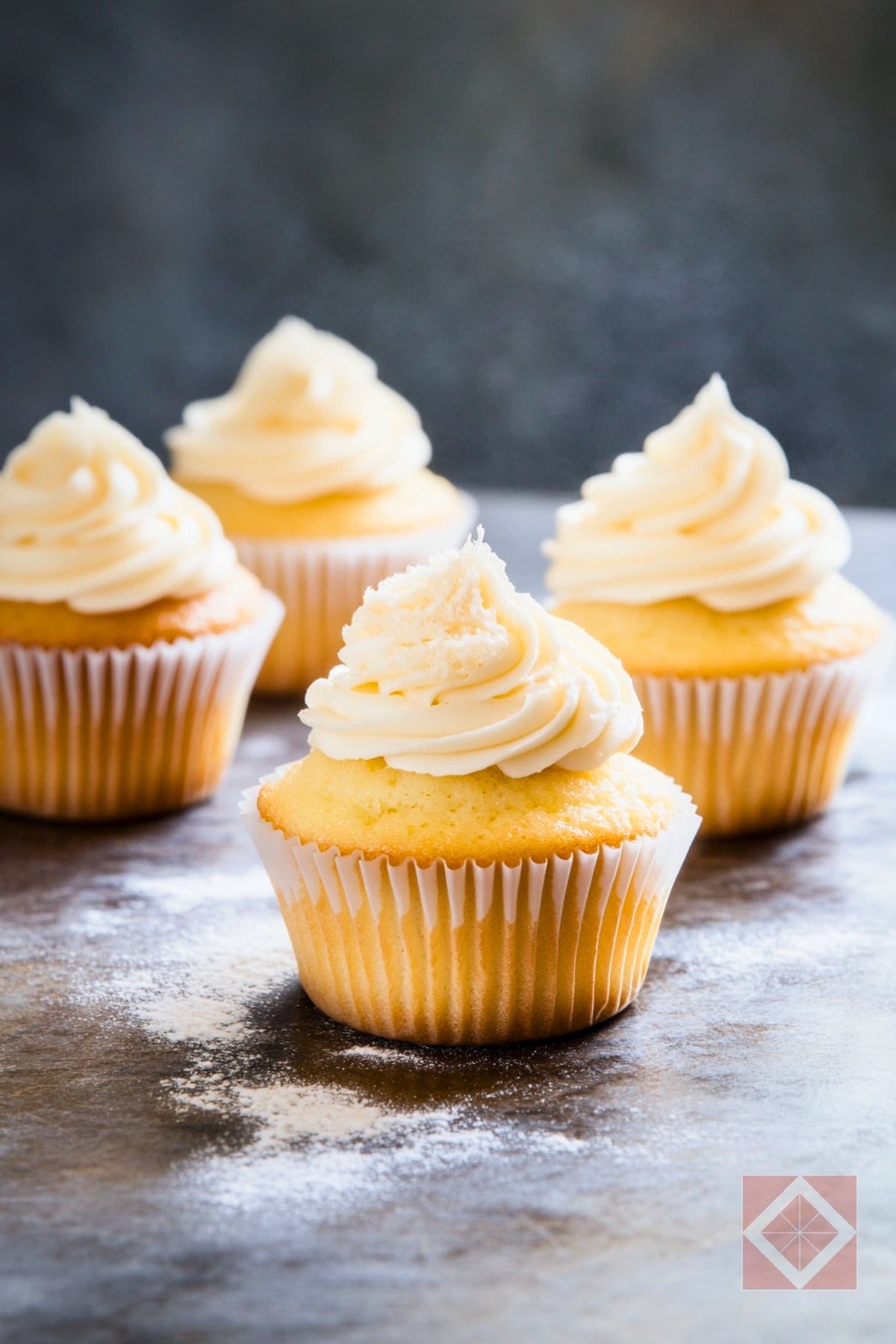 Best Vanilla Cupcake Recipe for Two with Fluffy Perfection 3 Best Vanilla Cupcake Recipe for Two with Fluffy Perfection - Vanilla Cupcakes pin 3 midia