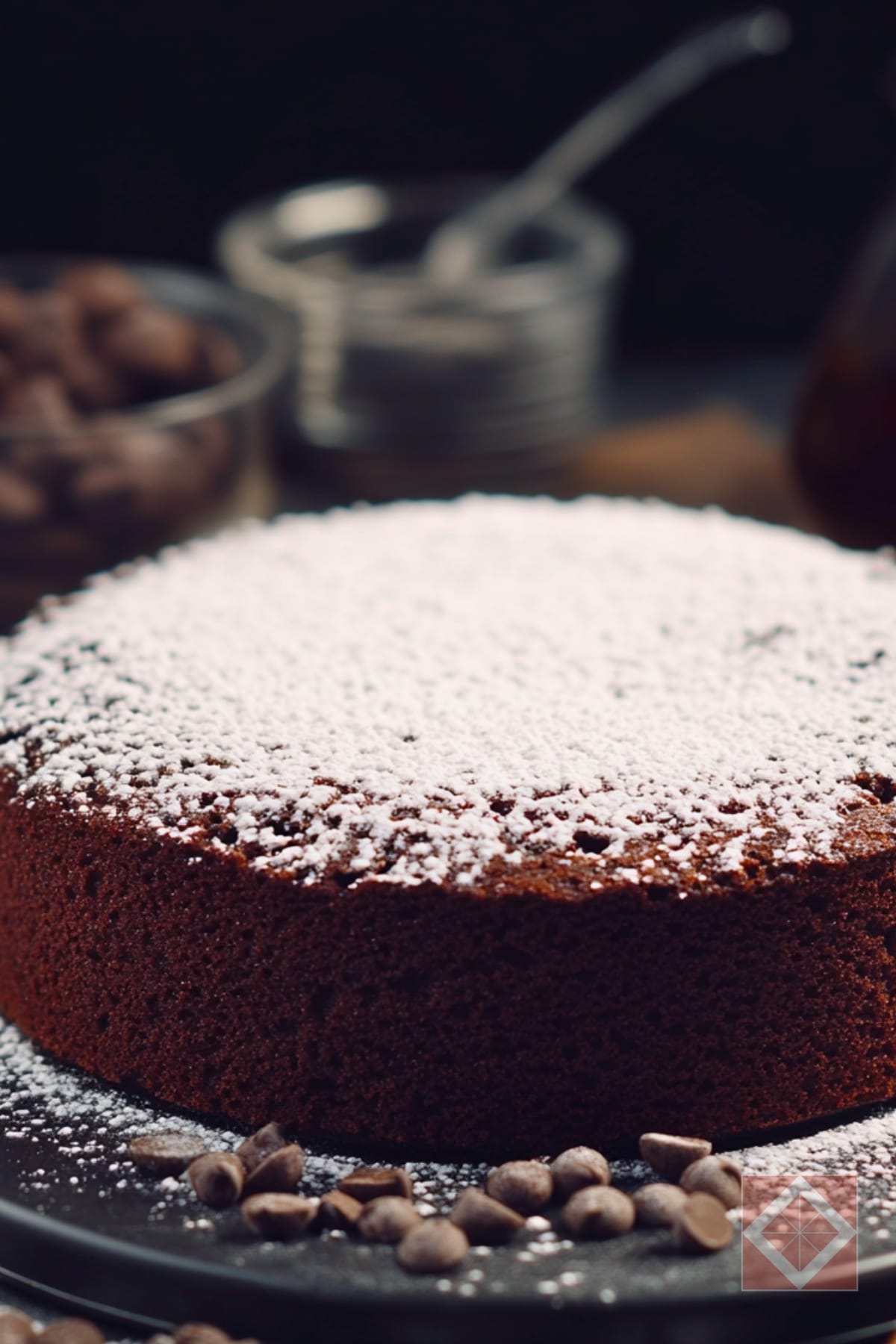 13 Weeknight Dessert Recipes That’ll Save Your Sanity (and Your Sweet Tooth) 4 13 Weeknight Dessert Recipes That’ll Save Your Sanity (and Your Sweet Tooth) - Weeknight Chocolate Snacking Cake Dessert pin 1 midia