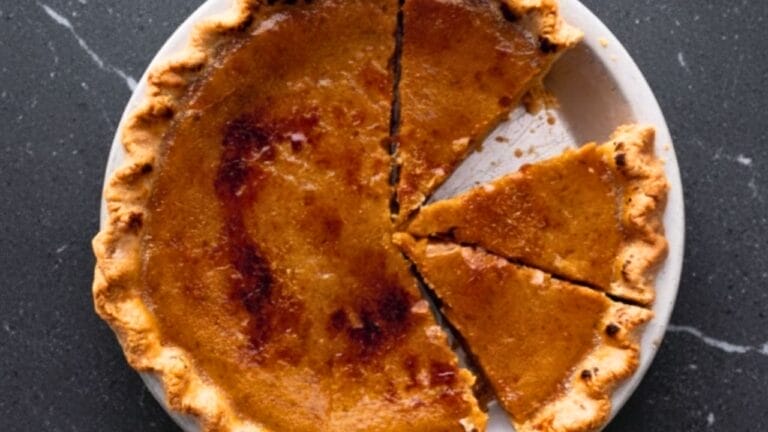 Brûléed Pumpkin Pie Is the Fancy-Feeling Twist Your Fall Table Needs 10 Brûléed Pumpkin Pie Is the Fancy-Feeling Twist Your Fall Table Needs - Bruleed Pumpkin Pie 2