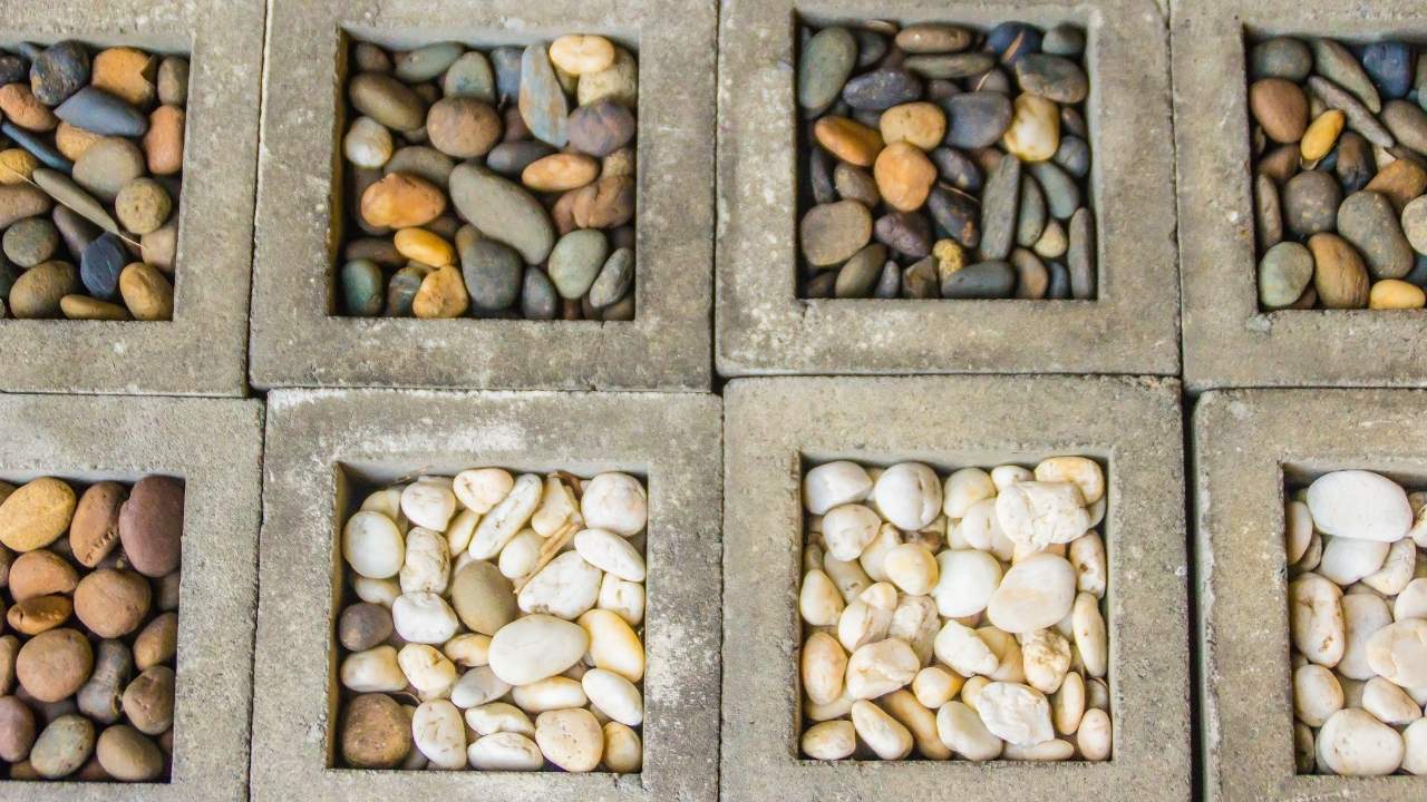 17 River Rock Landscaping Ideas That Turn Simple Yards Into Showpieces 12 17 River Rock Landscaping Ideas That Turn Simple Yards Into Showpieces - river rock landscaping ideas ss1150152380 dnoh