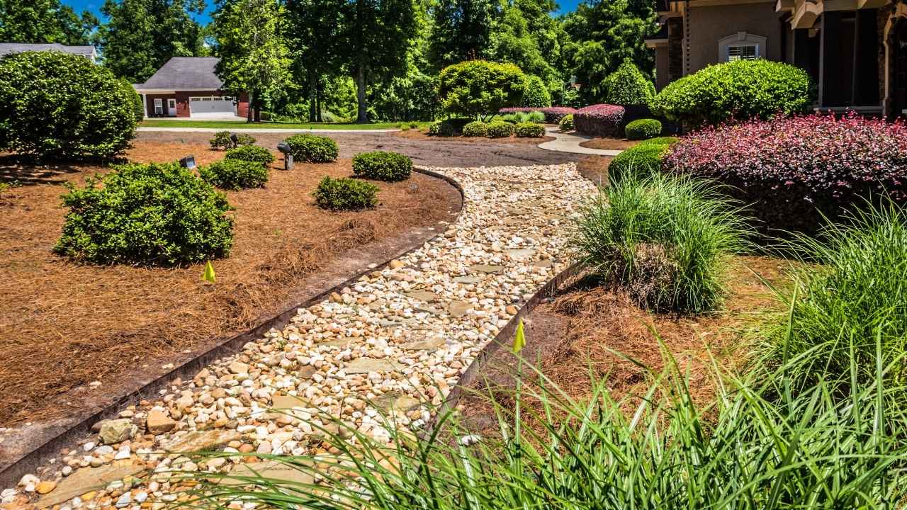 17 River Rock Landscaping Ideas That Turn Simple Yards Into Showpieces 11 17 River Rock Landscaping Ideas That Turn Simple Yards Into Showpieces - river rock landscaping ideas ss1405129298 dnoh