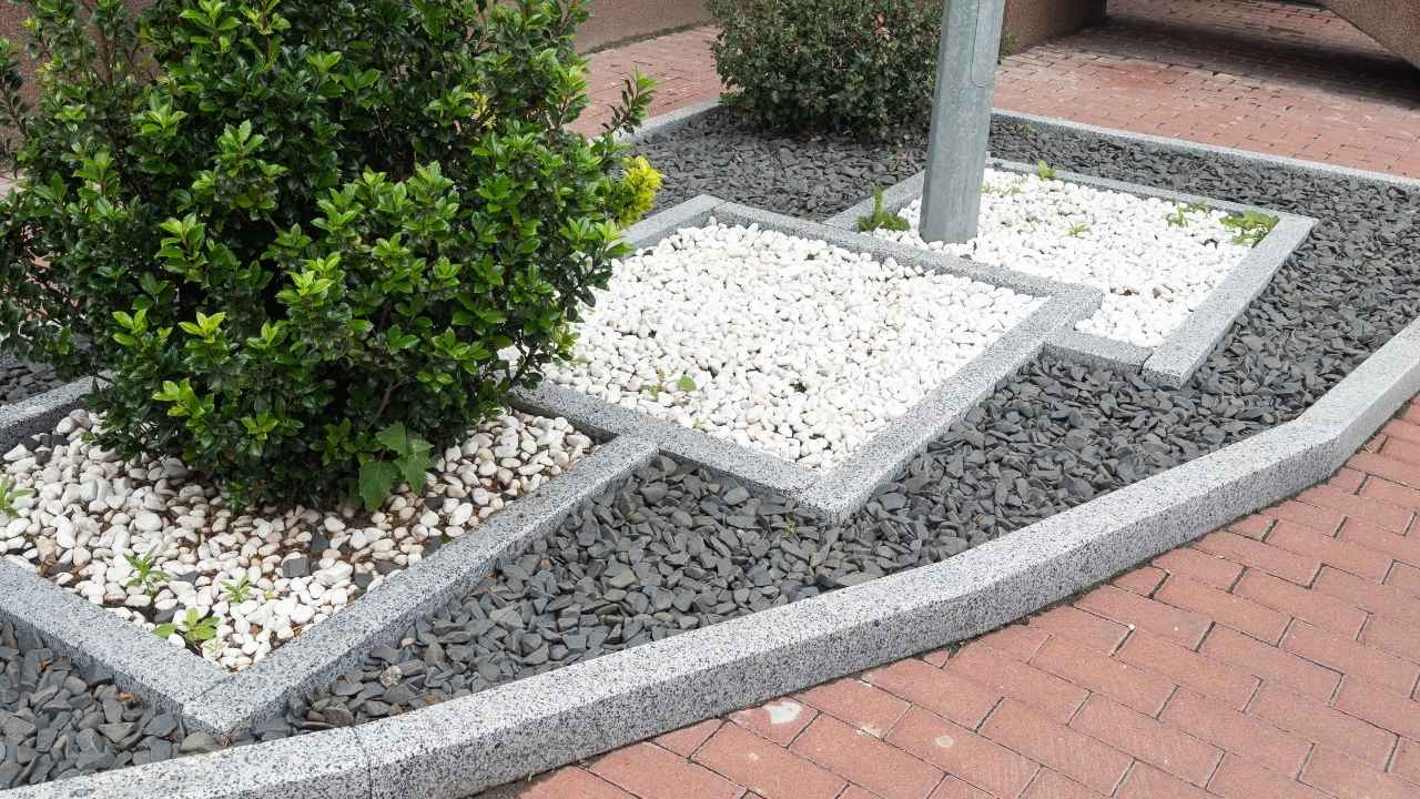17 River Rock Landscaping Ideas That Turn Simple Yards Into Showpieces 9 17 River Rock Landscaping Ideas That Turn Simple Yards Into Showpieces - river rock landscaping ideas ss2478990597 dnoh
