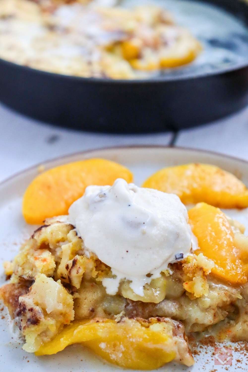skillet peach dump cake: 10-minute prep, big payoff 4 skillet peach dump cake: 10-minute prep, big payoff - Skillet Peach Dump Cake 4