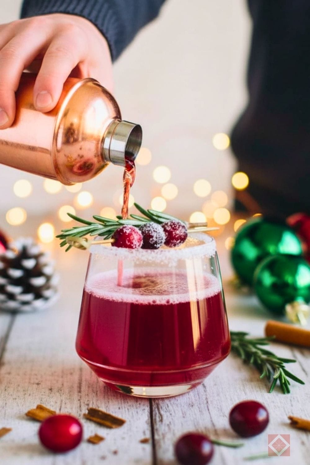 mrs. claus cranberry whiskey cocktail - mrs. claus cranberry whiskey cocktail 2