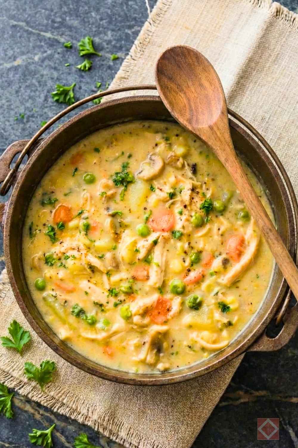 Delicious + Creamy Chicken Pot Pie Soup 2 Delicious + Creamy Chicken Pot Pie Soup - Creamy Chicken Pot Pie Soup 2