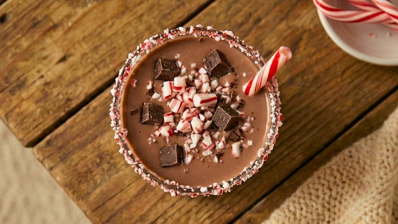 the naughty elf cocktail: your new favorite holiday indulgence 3 the naughty elf cocktail: your new favorite holiday indulgence - naughty elf cocktail christmas 3