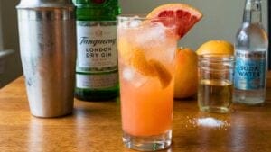 Grapefruit Gin Fizz: Spring Cocktail 1 Grapefruit Gin Fizz: Spring Cocktail - Grapefruit Gin Fizz