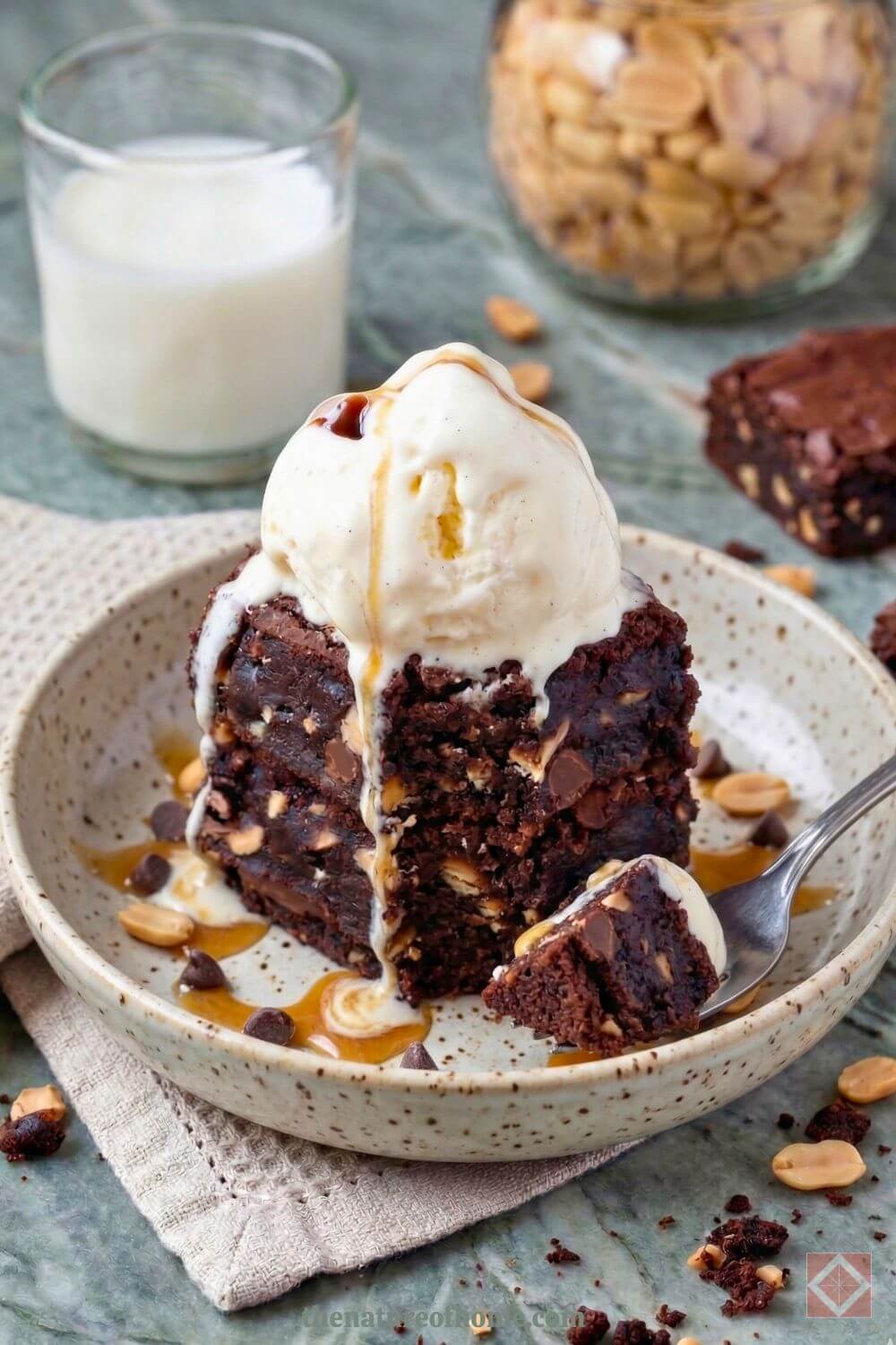 4-Ingredient High-Protein Chocolatey & Rich Brownies with No Flour Needed 2 4-Ingredient High-Protein Chocolatey & Rich Brownies with No Flour Needed - 4 Ingredient High Protein Chocolatey Rich Brownies 2